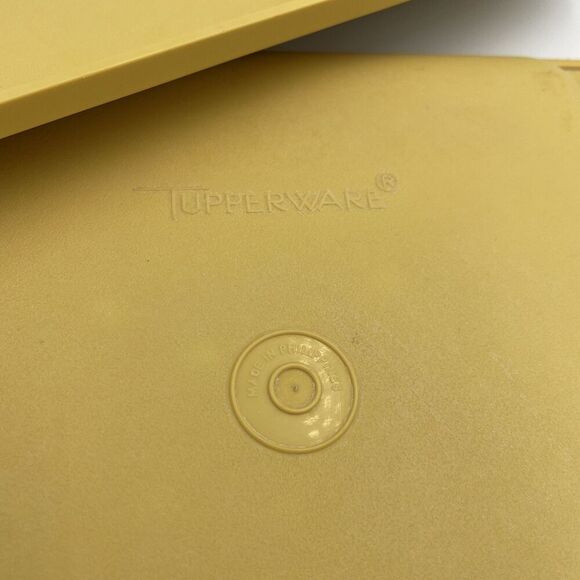 Tupperware Set of 2 Vintage Stackable Divided Plastic Lunch Trays Yellow #1535 - Picture 2 of 3